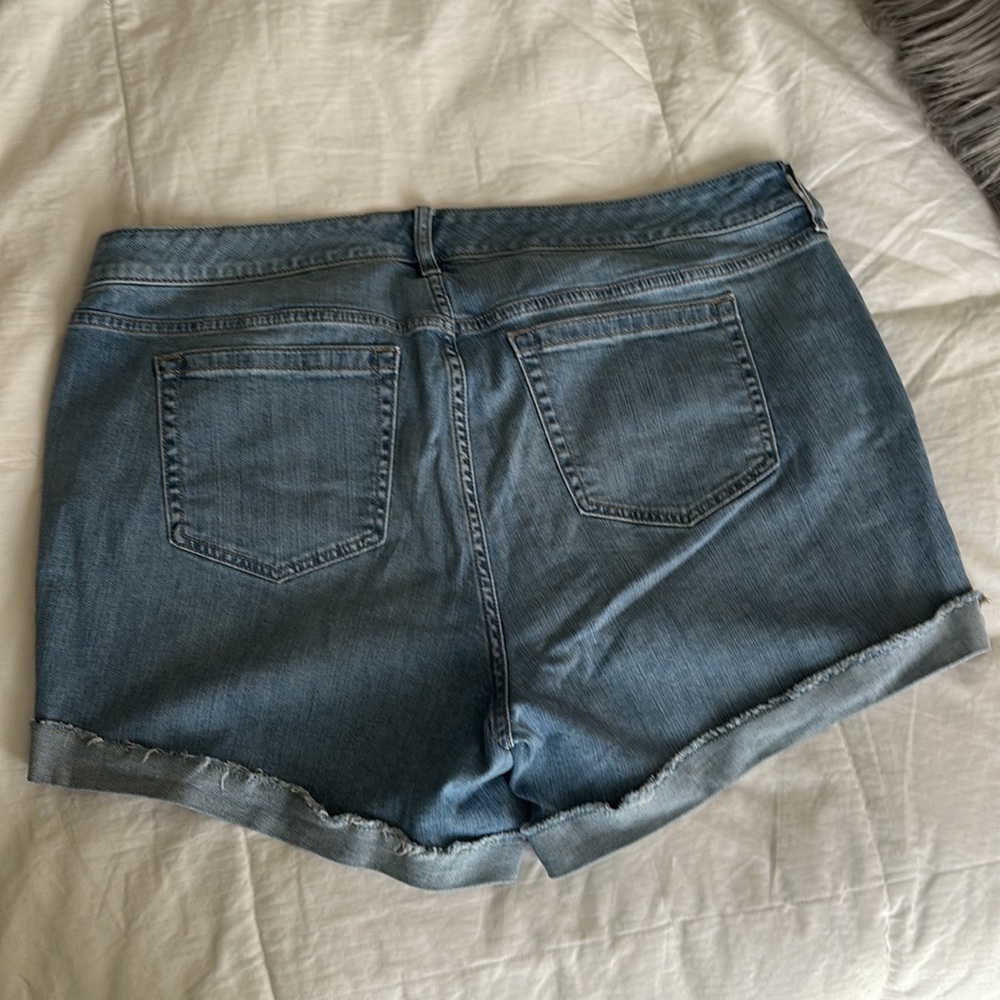 Jean Shorts - Picture 3 of 3